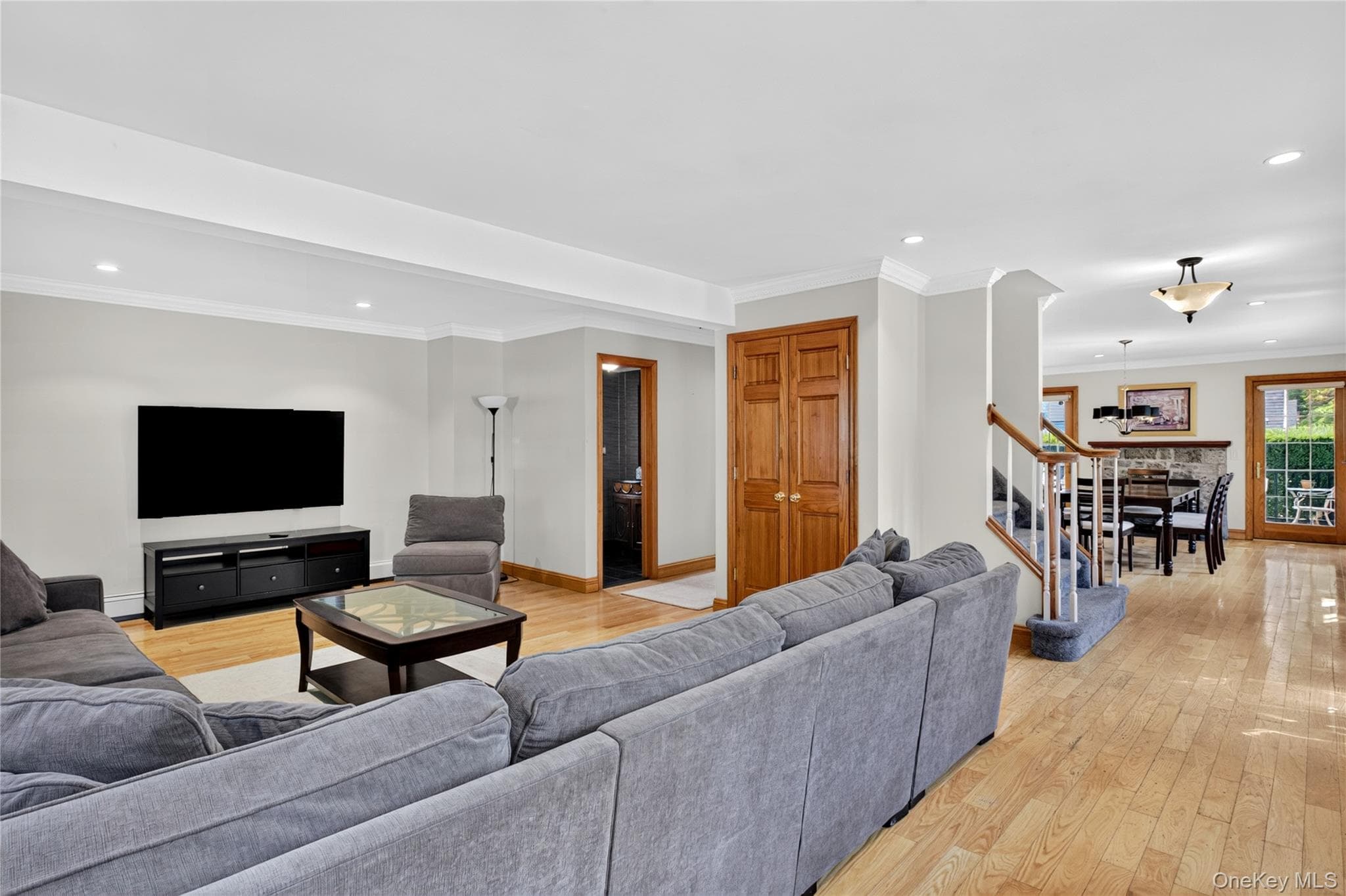 75 Maple Street thumbnail 5