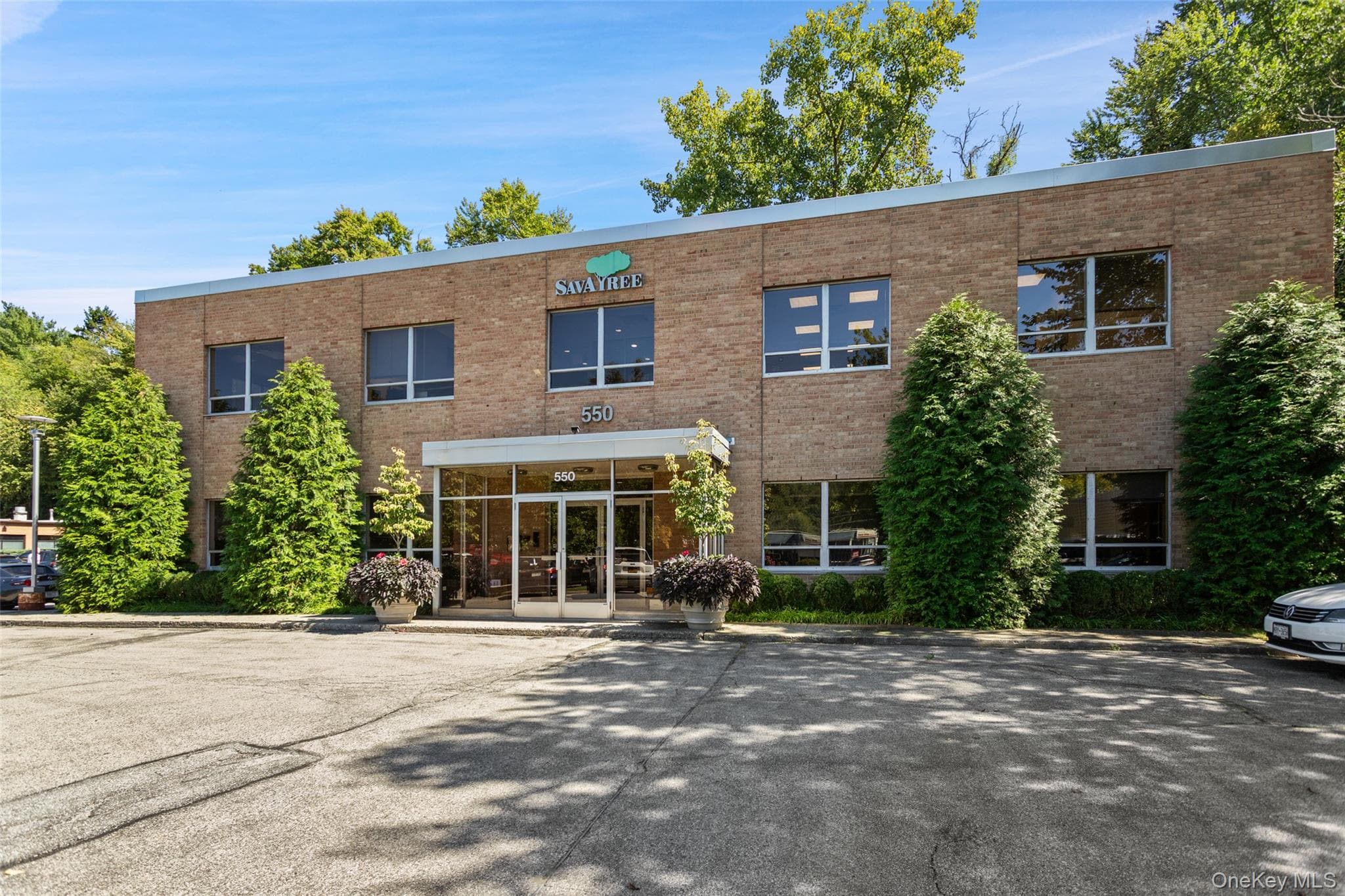 550 N Bedford Road thumbnail 2