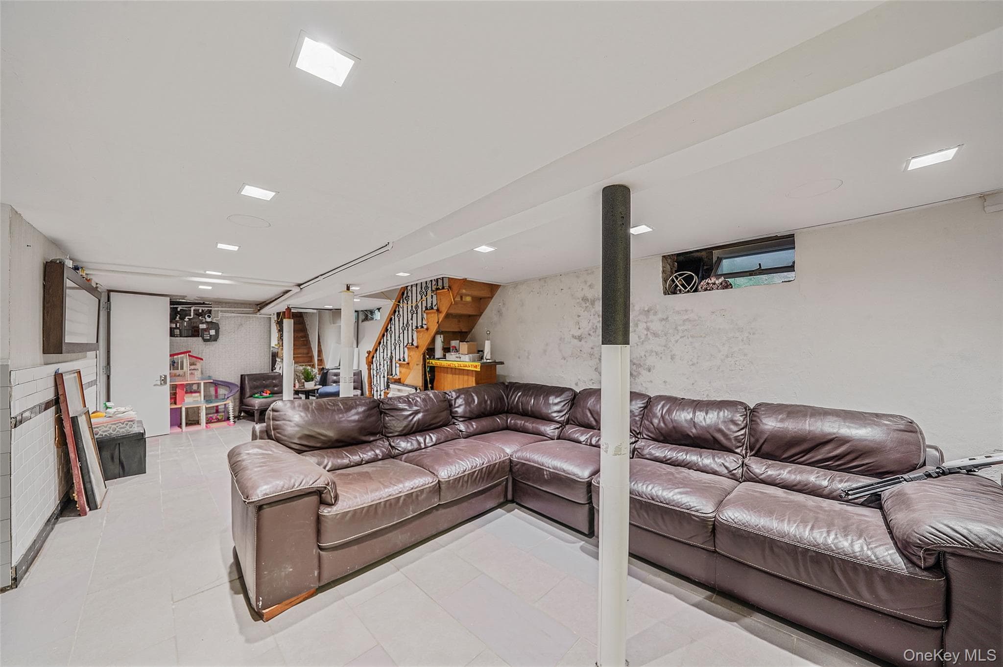 852 Blake Avenue thumbnail 20
