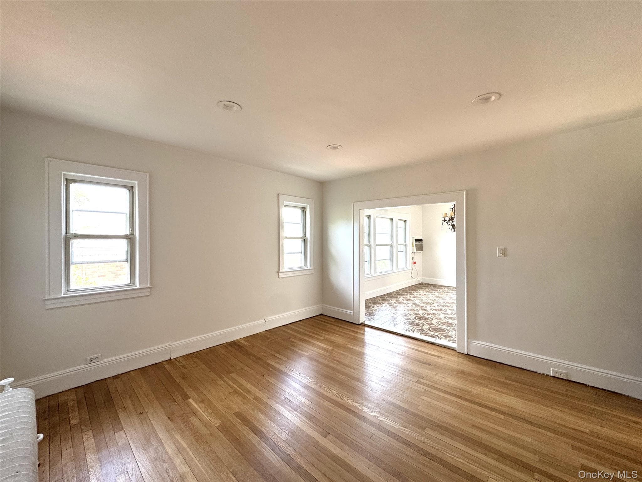 146-38 Bayside Avenue thumbnail 27