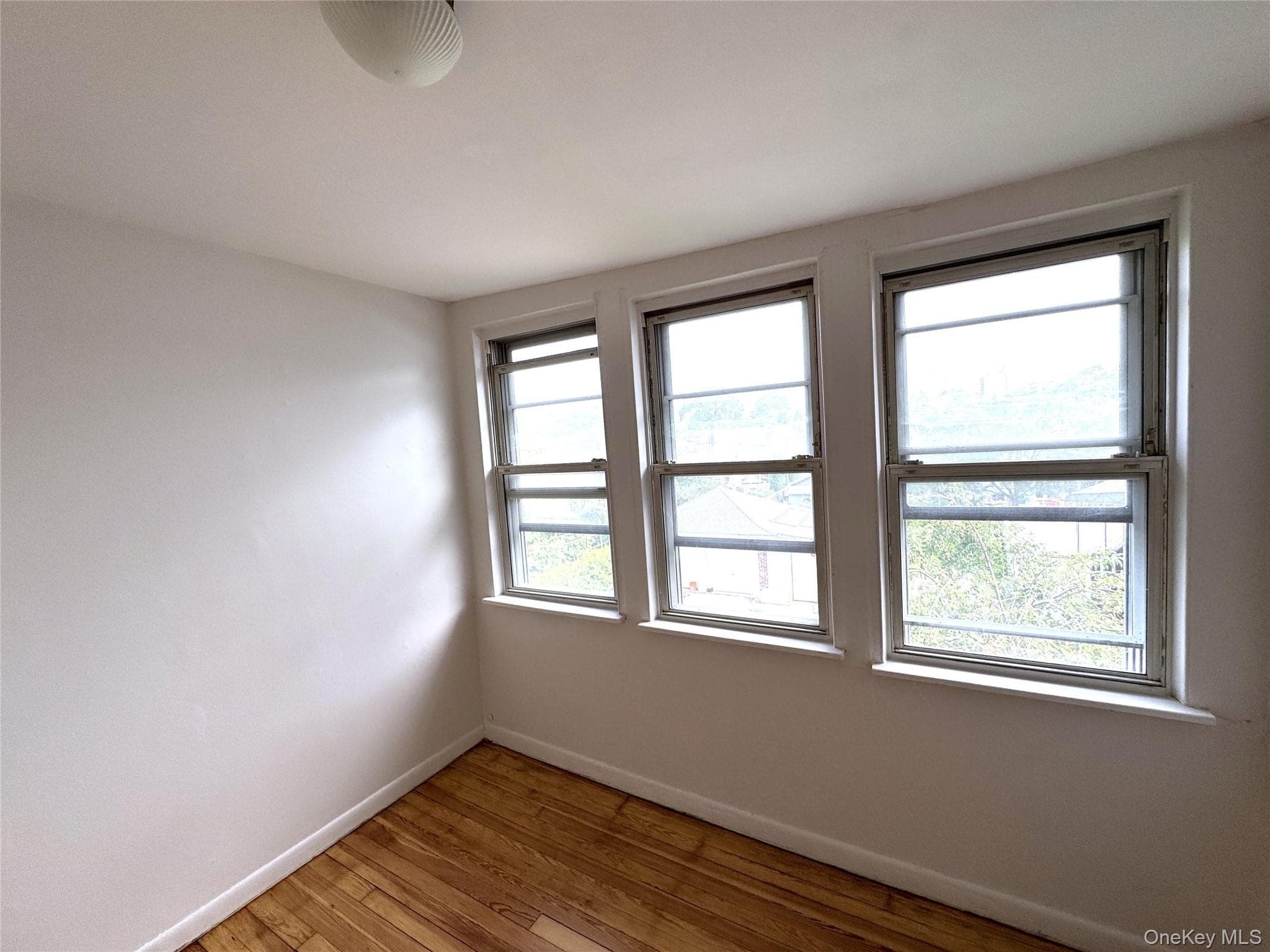146-38 Bayside Avenue thumbnail 38