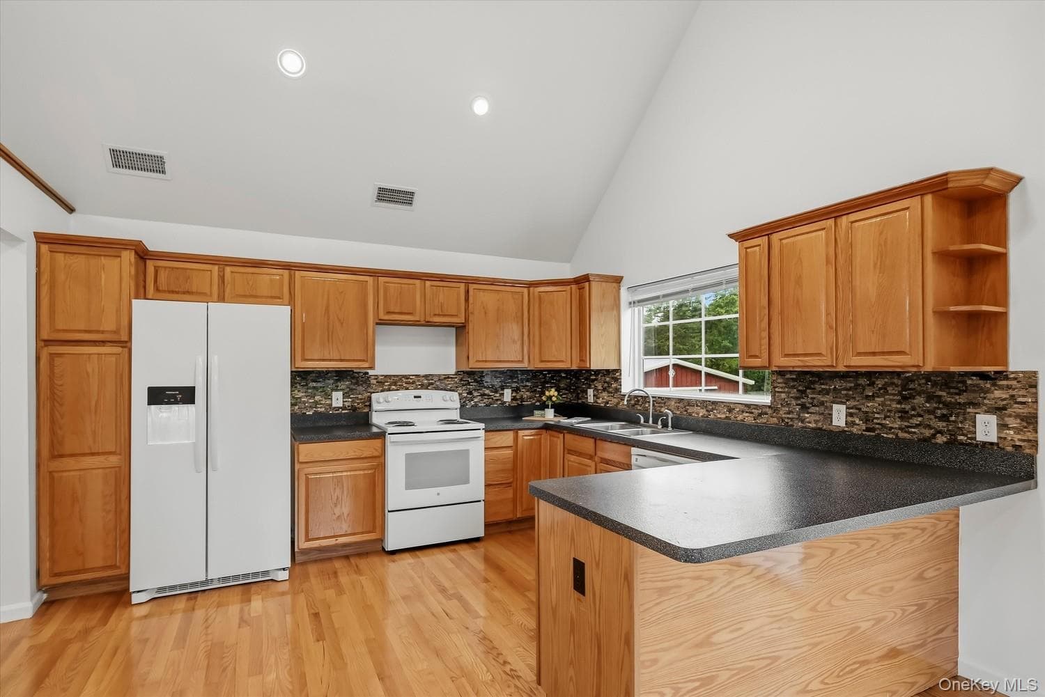 160 Pirog Road thumbnail 11