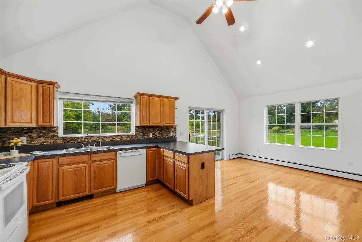 160 Pirog Road thumbnail 12