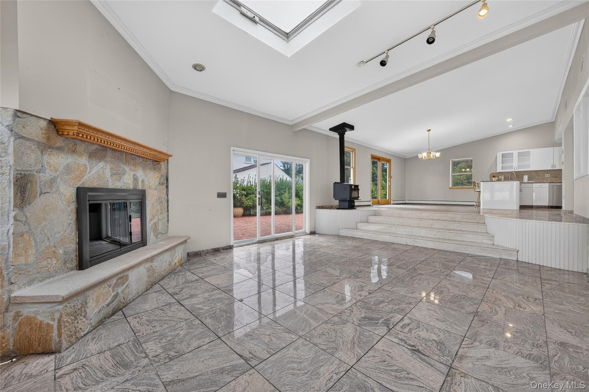 146 Longwood Avenue thumbnail 20