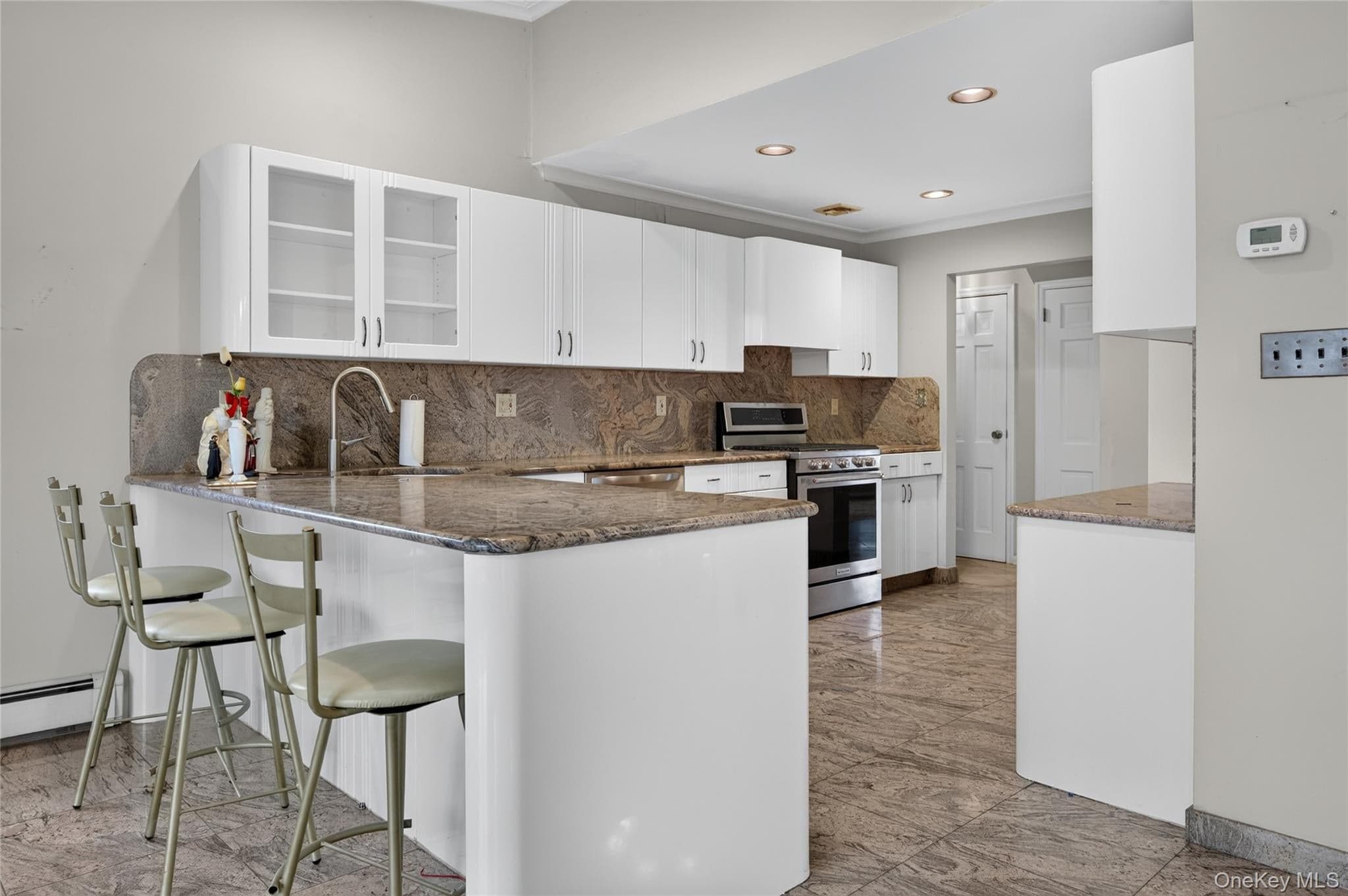 146 Longwood Avenue thumbnail 12