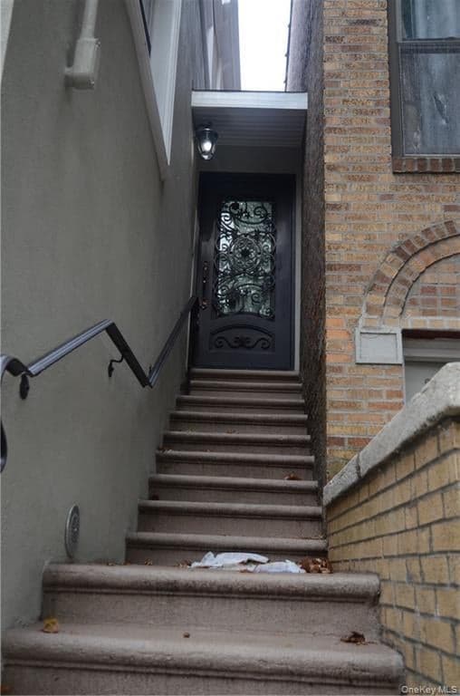 235 E th Street thumbnail 5
