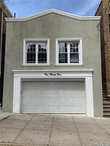 235 E th Street thumbnail 4