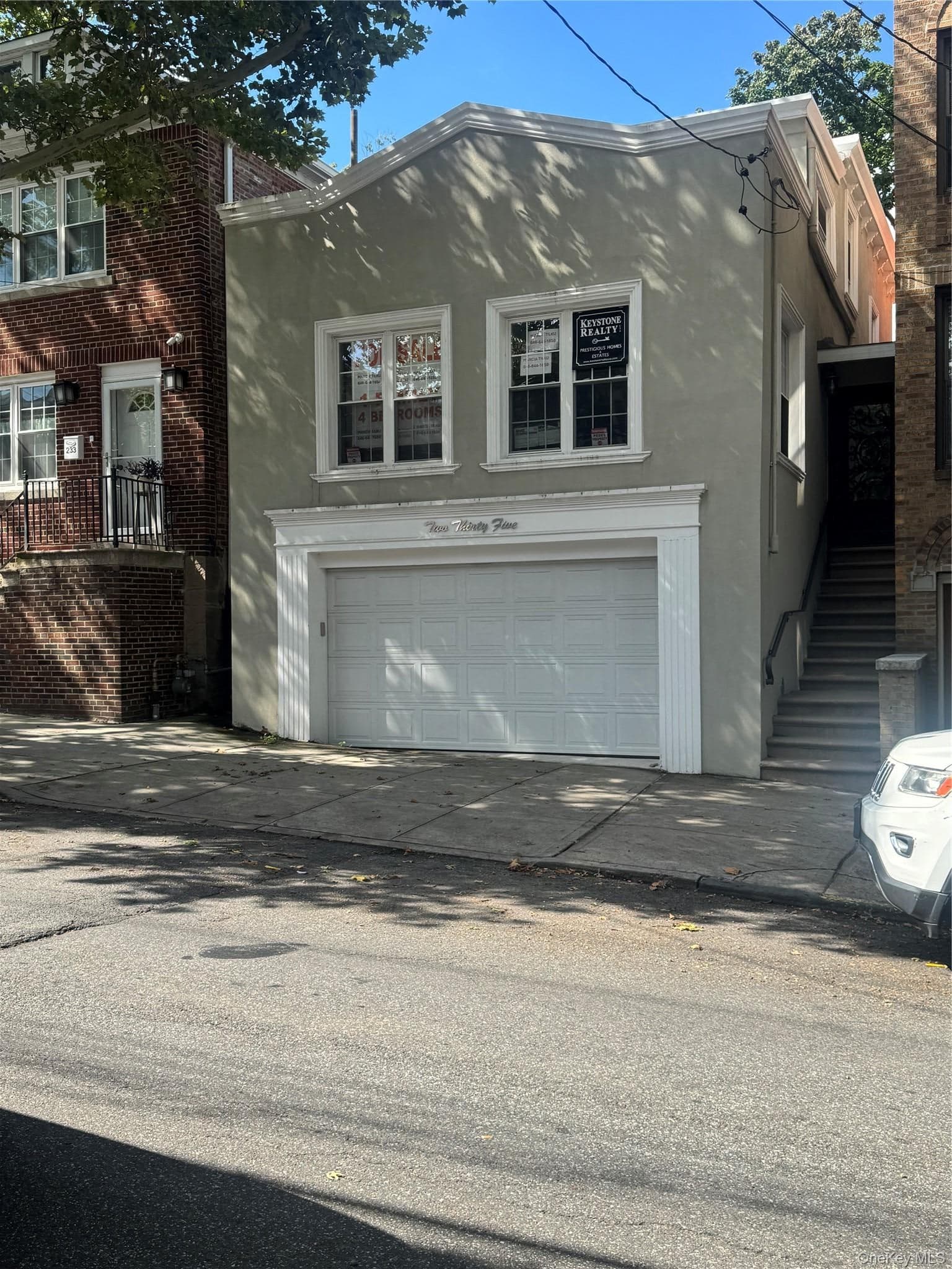 235 E th Street thumbnail 20