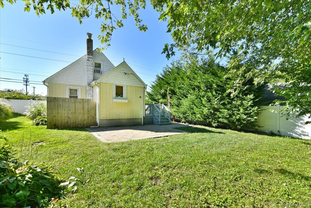 35 Montauk Drive thumbnail 24