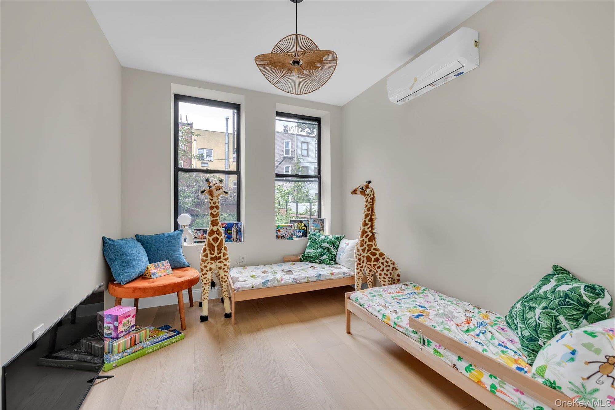 1045 Jefferson Avenue thumbnail 7