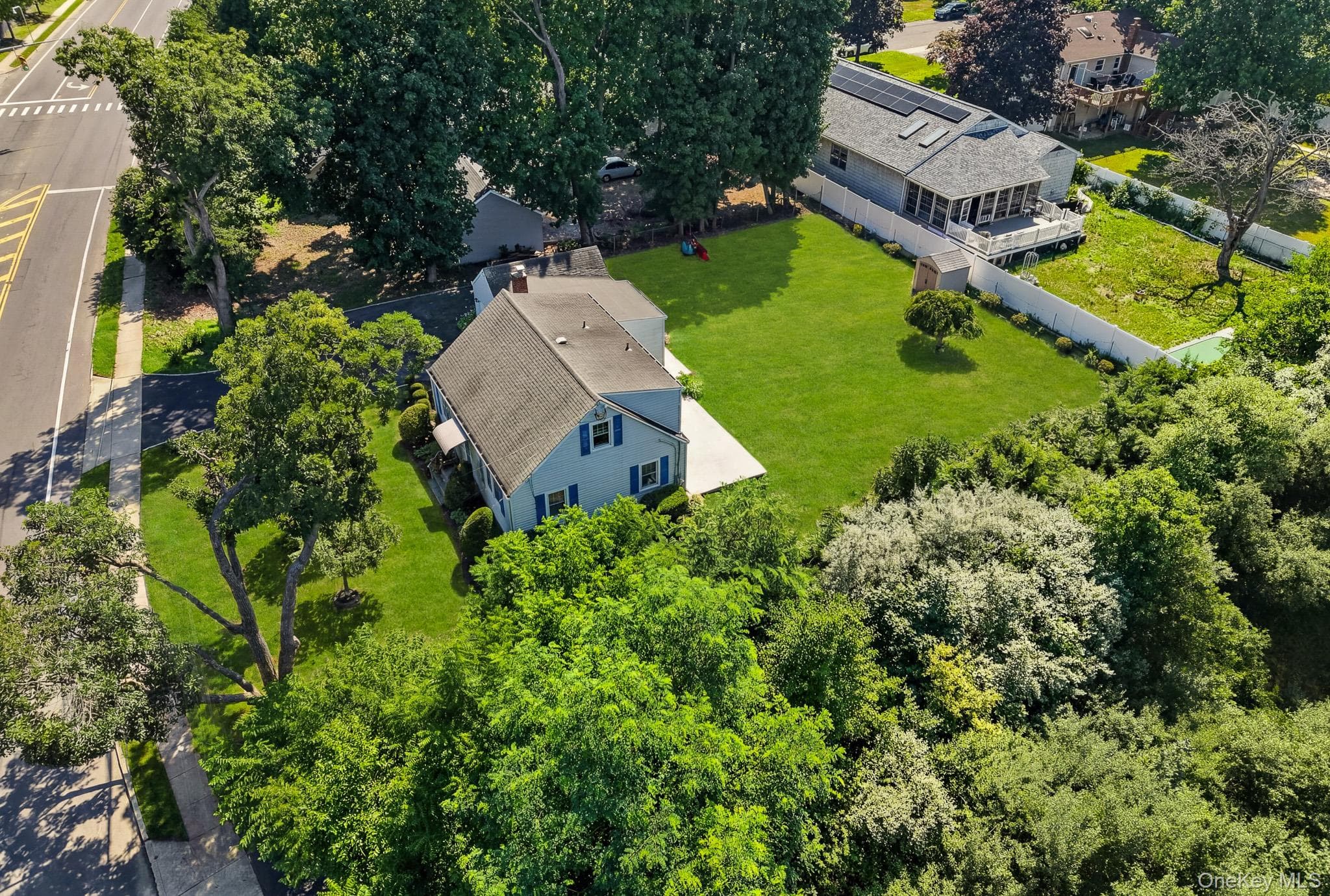 1547 Walt Whitman Road thumbnail 50