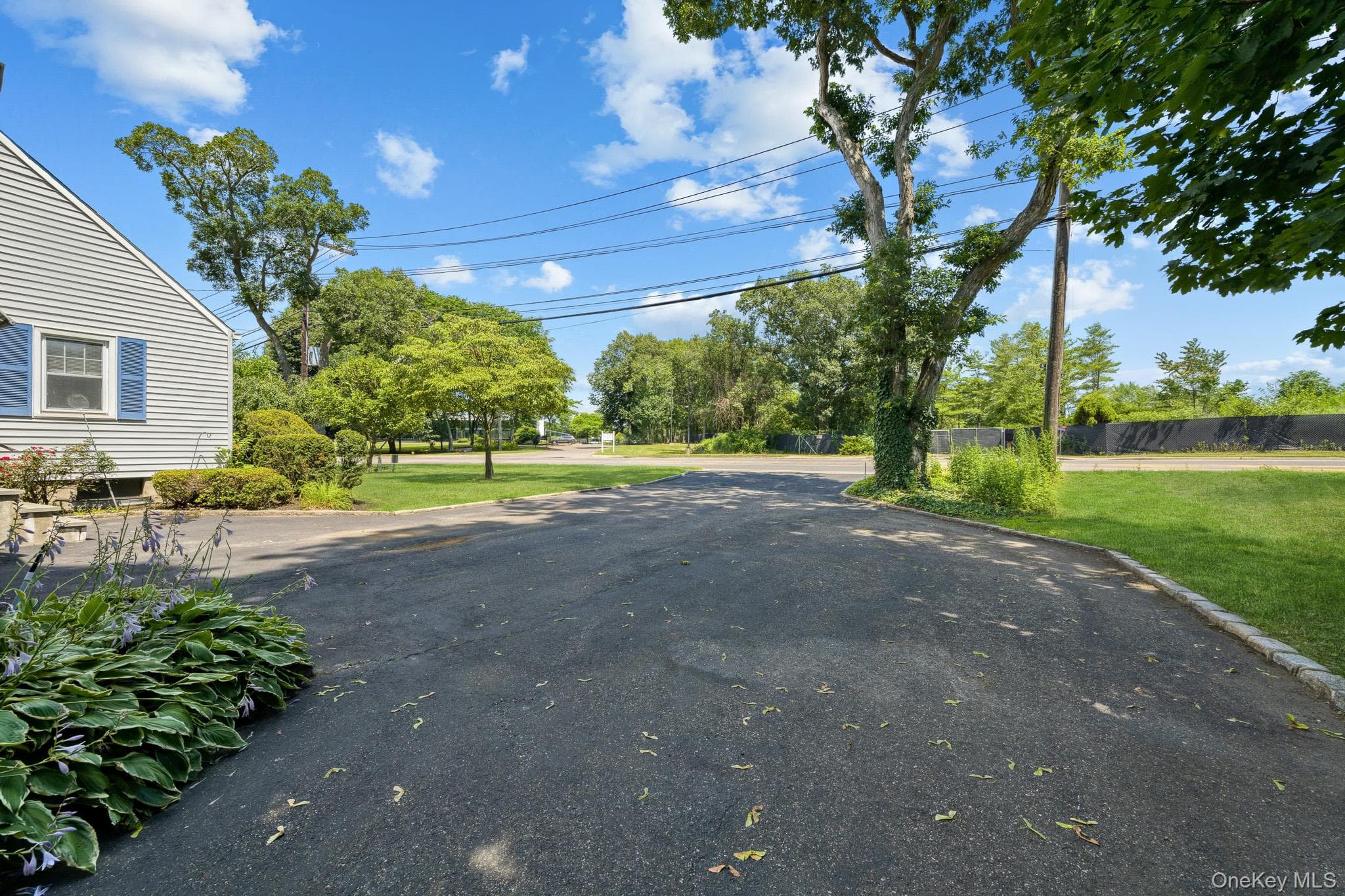 1547 Walt Whitman Road thumbnail 12