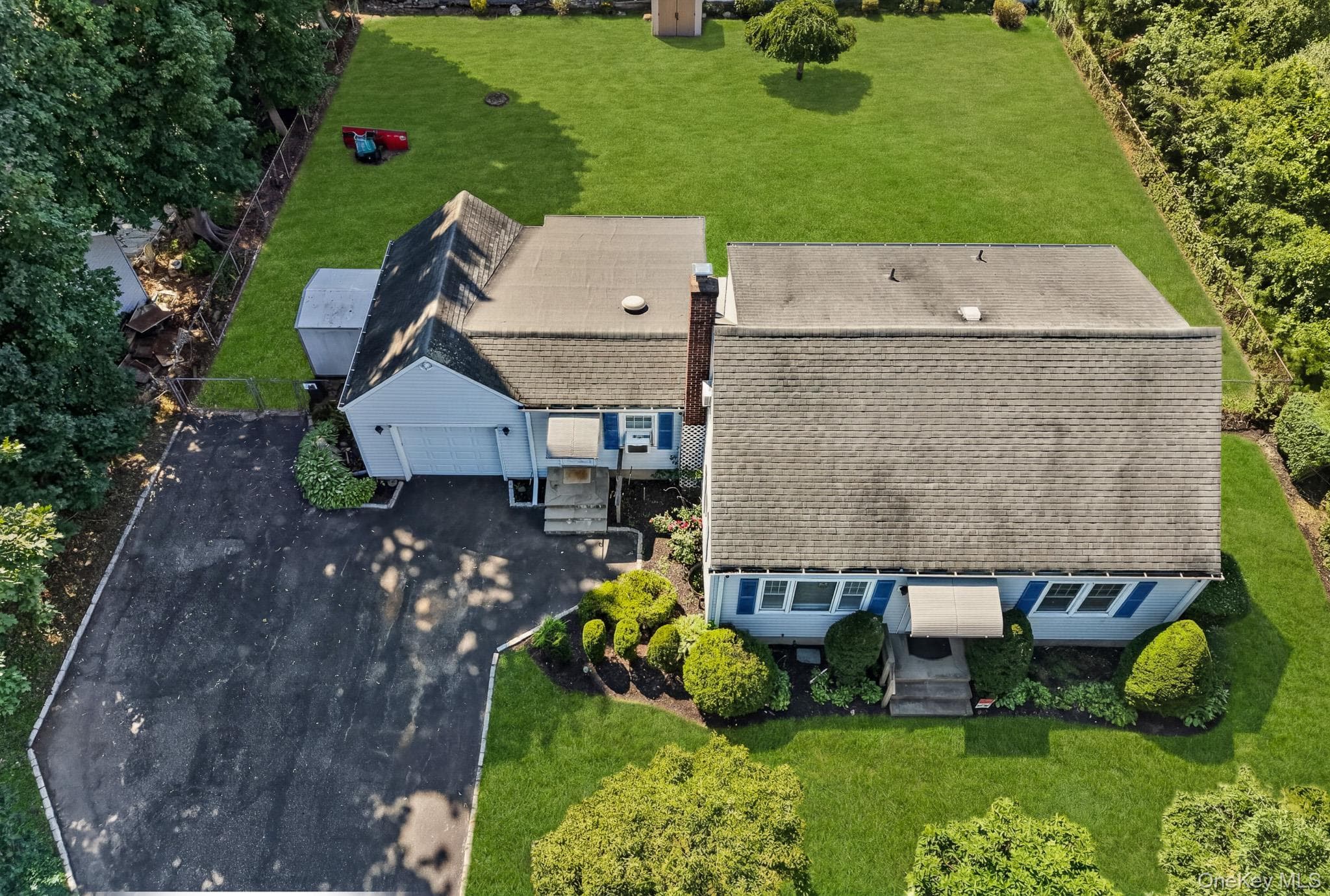 1547 Walt Whitman Road thumbnail 4