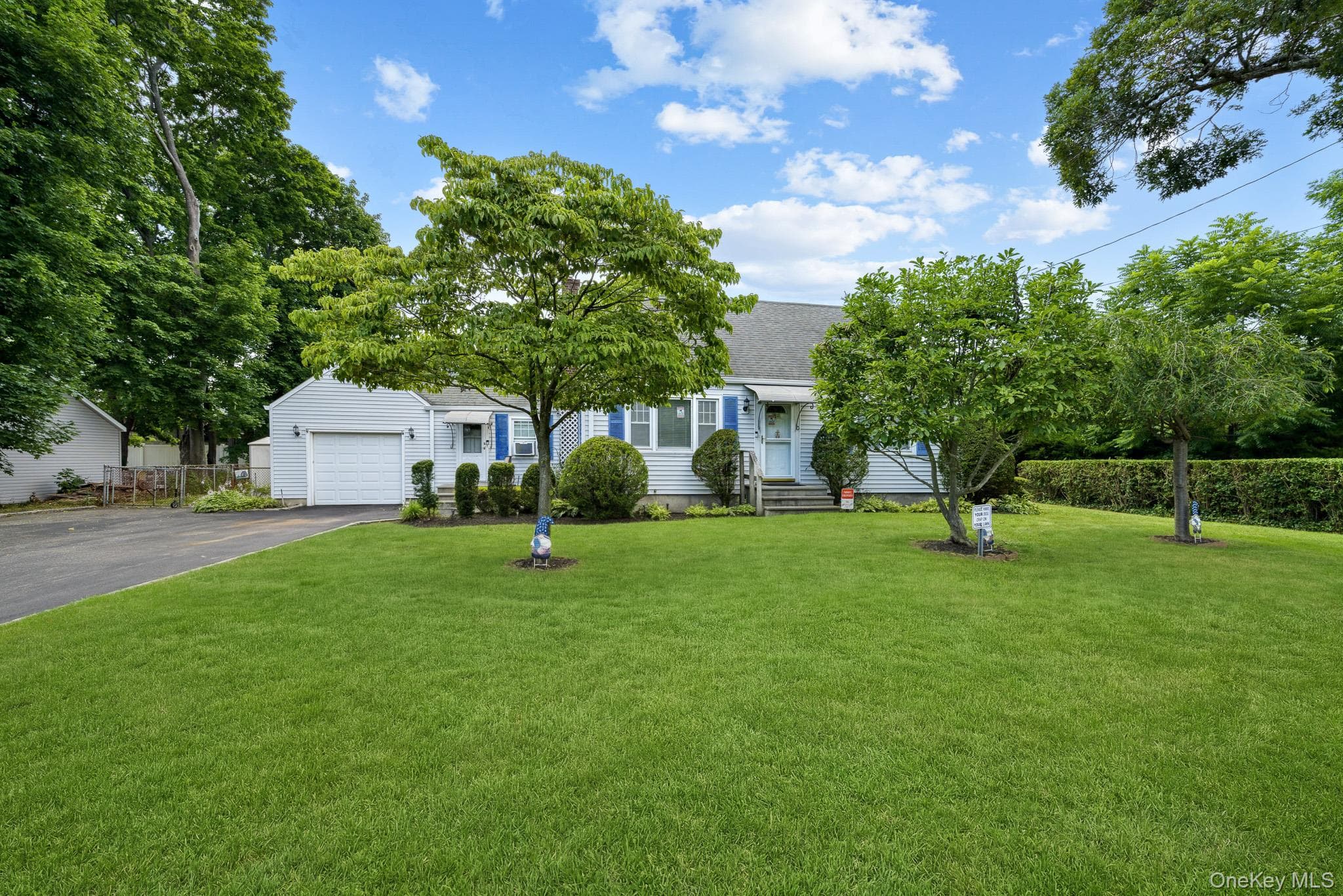 1547 Walt Whitman Road thumbnail 11
