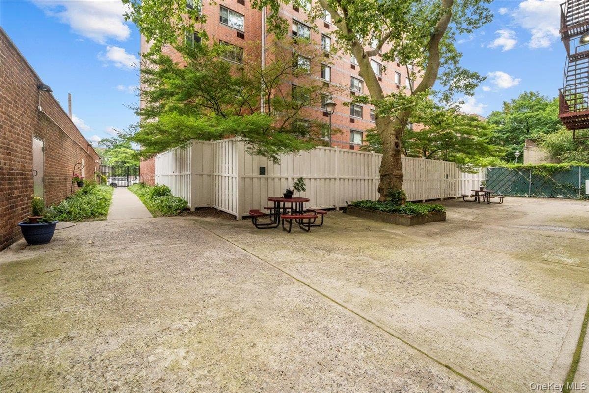 3260 Netherland Avenue Unit: 2F thumbnail 14