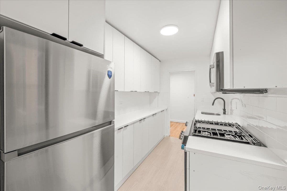 3260 Netherland Avenue Unit: 2F thumbnail 3