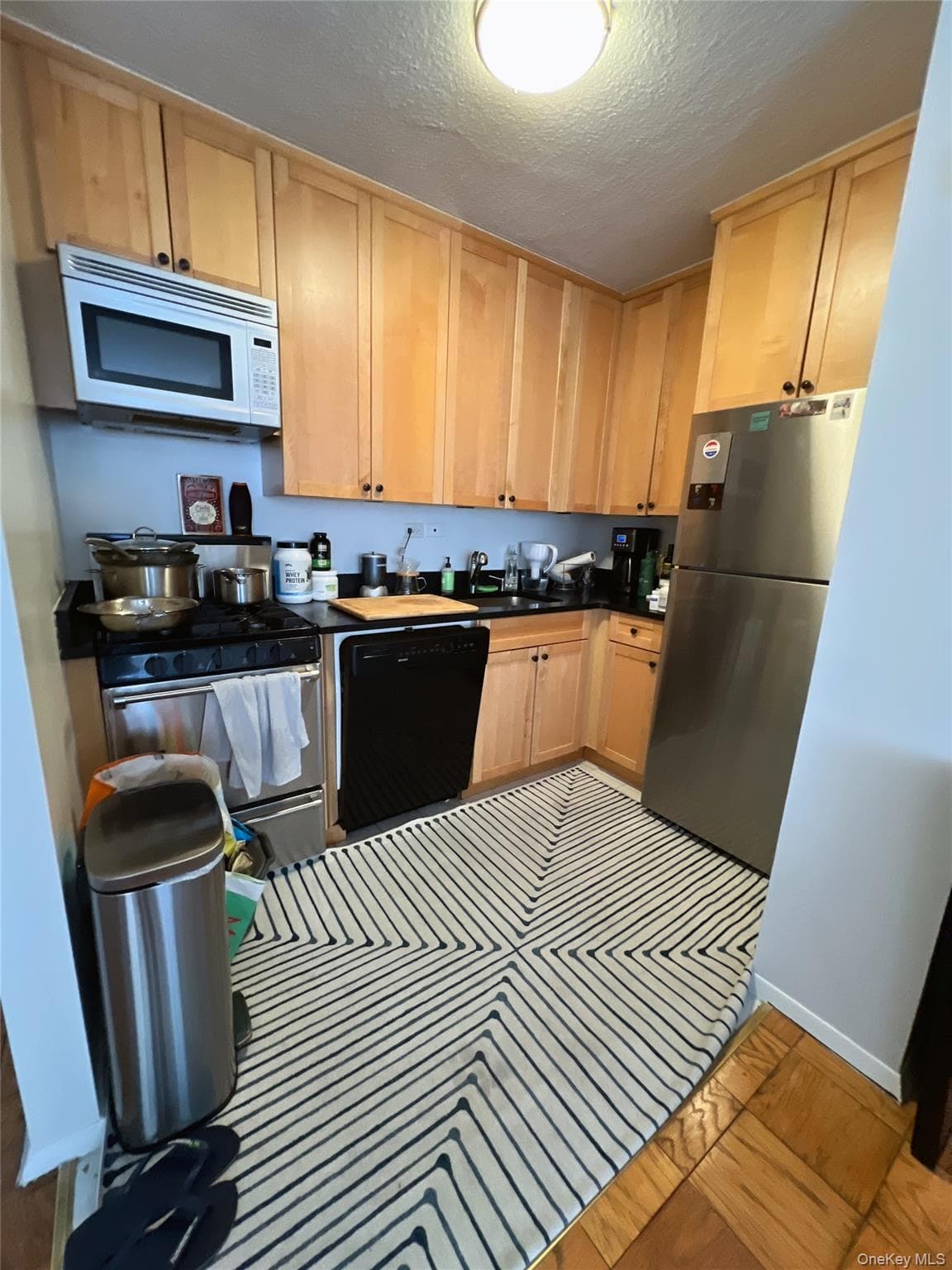 333 E 45th Street Unit: 17F thumbnail 4