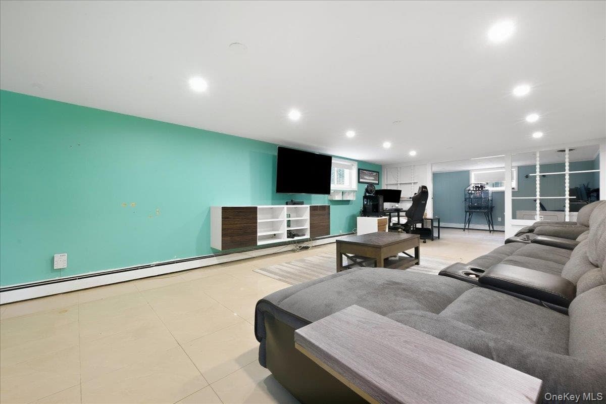 47 Royal Way thumbnail 24