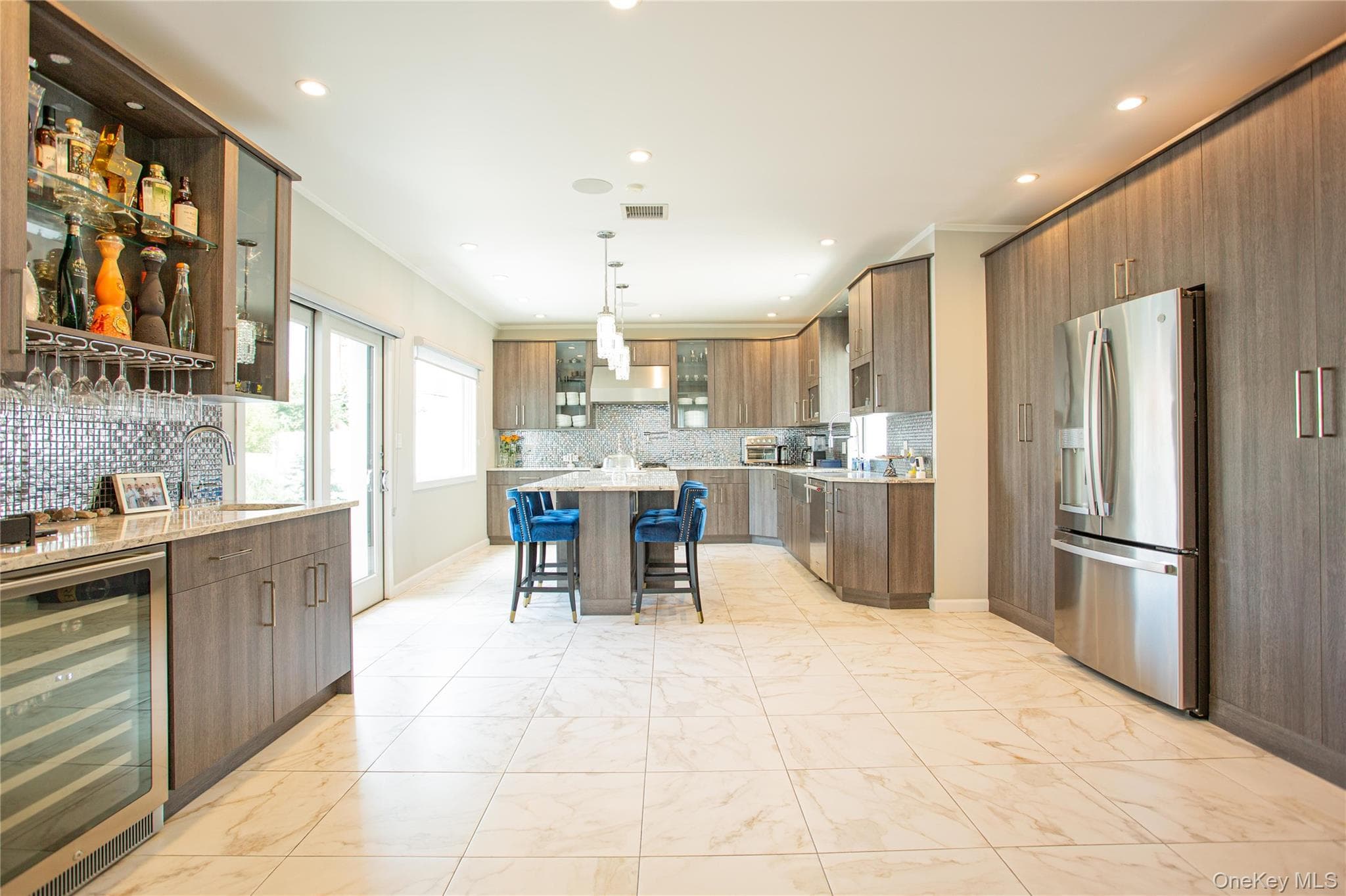 165 W Walnut Street thumbnail 13