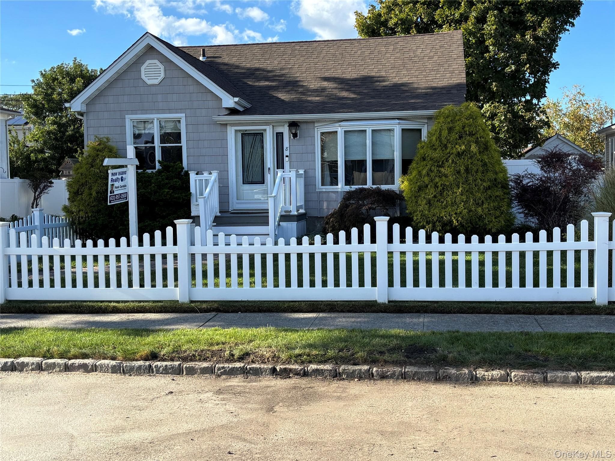 8 Walnut Place photo 1