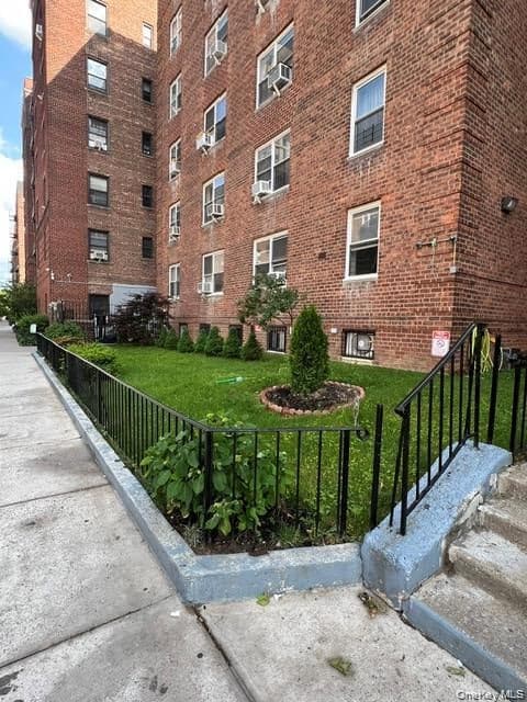 64-74 Saunders Street Unit: 1E thumbnail 3