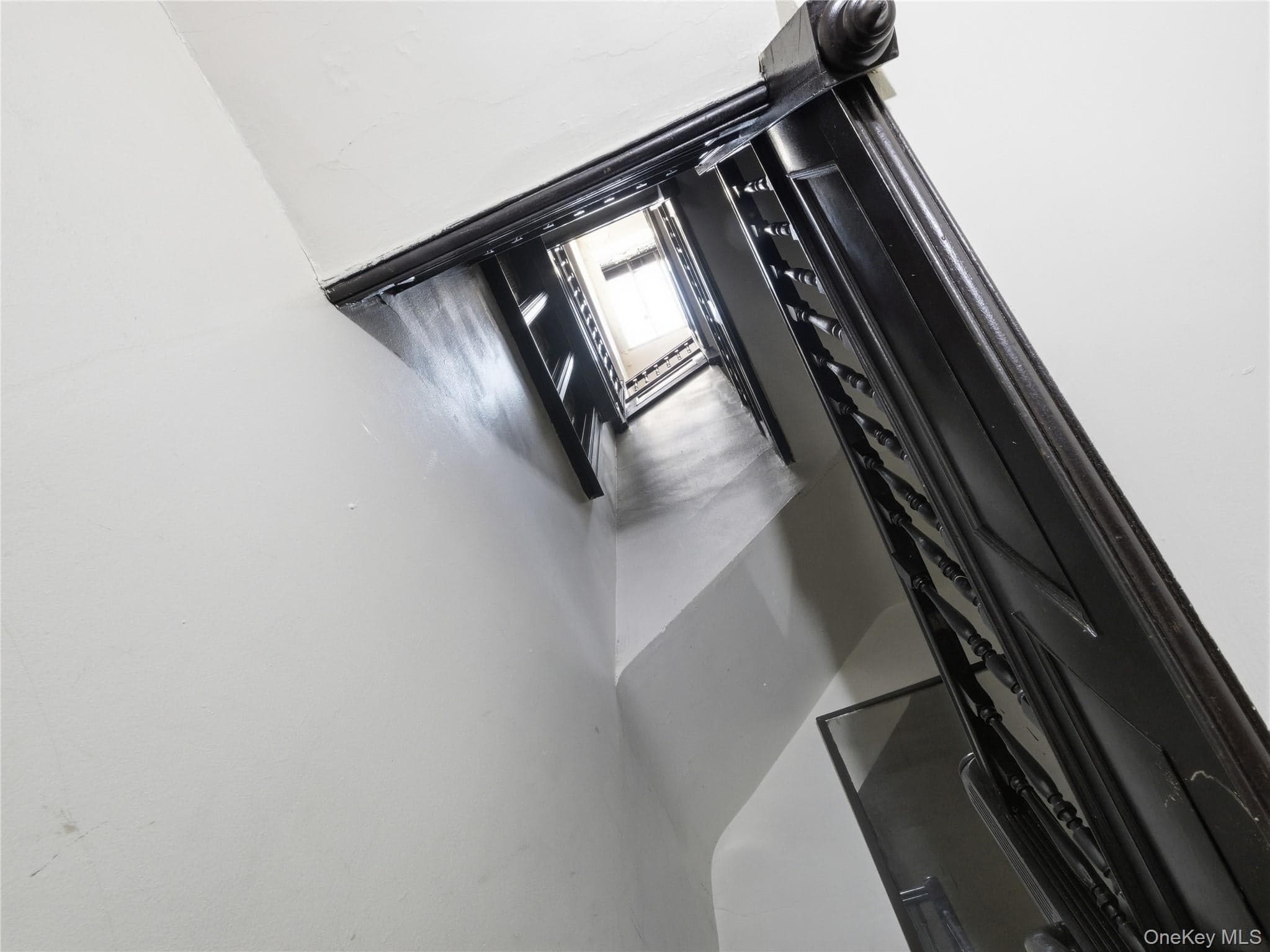 372 Parkside Avenue thumbnail 32