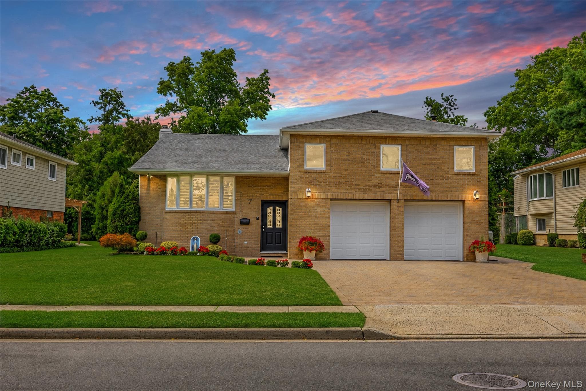 7 Monterey Drive, Manhasset Hills