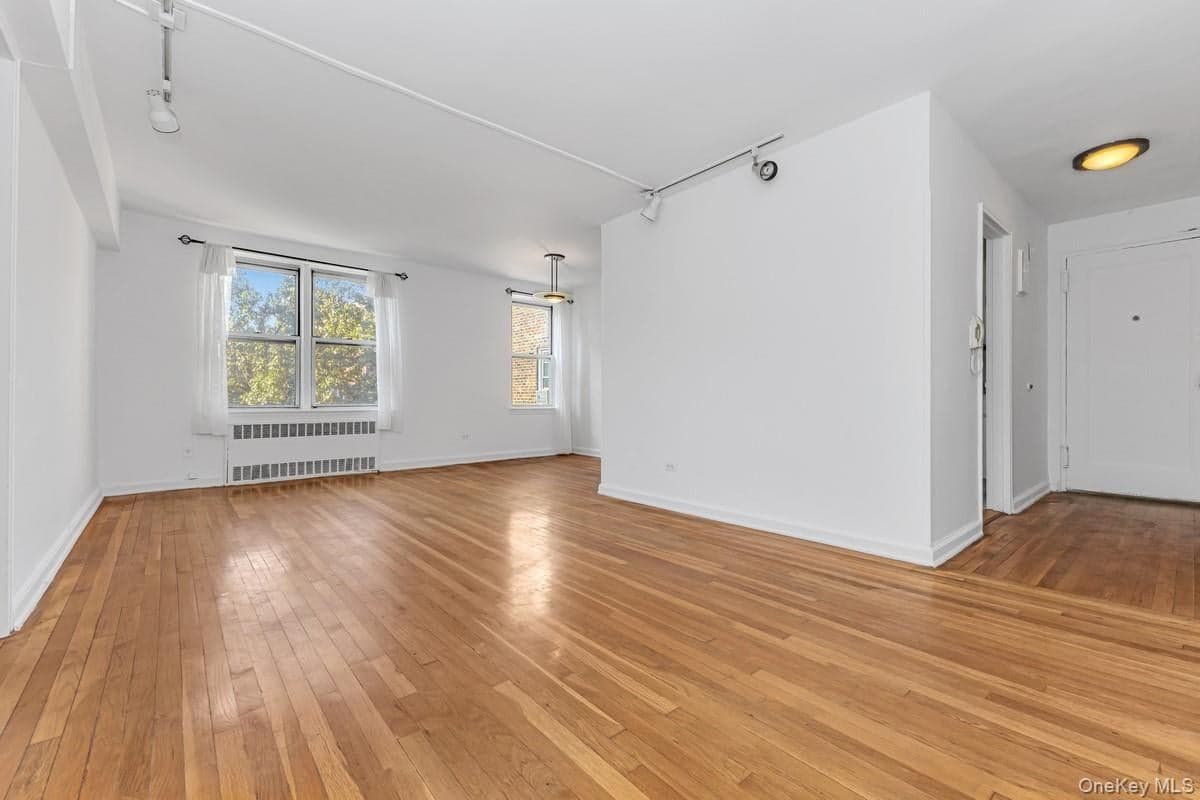 105-25 67th Road Rd Unit: 4A, Forest Hills