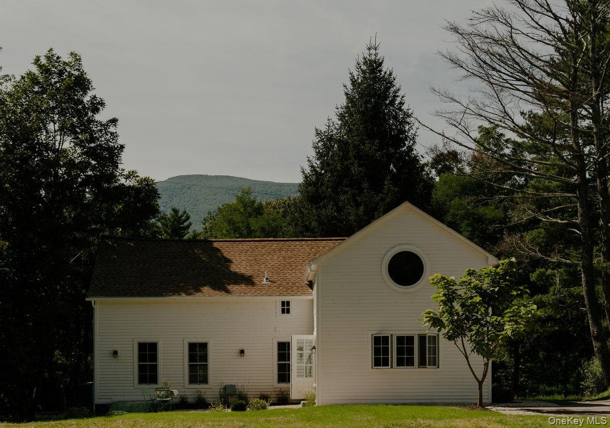 300 Band Camp Road, Saugerties