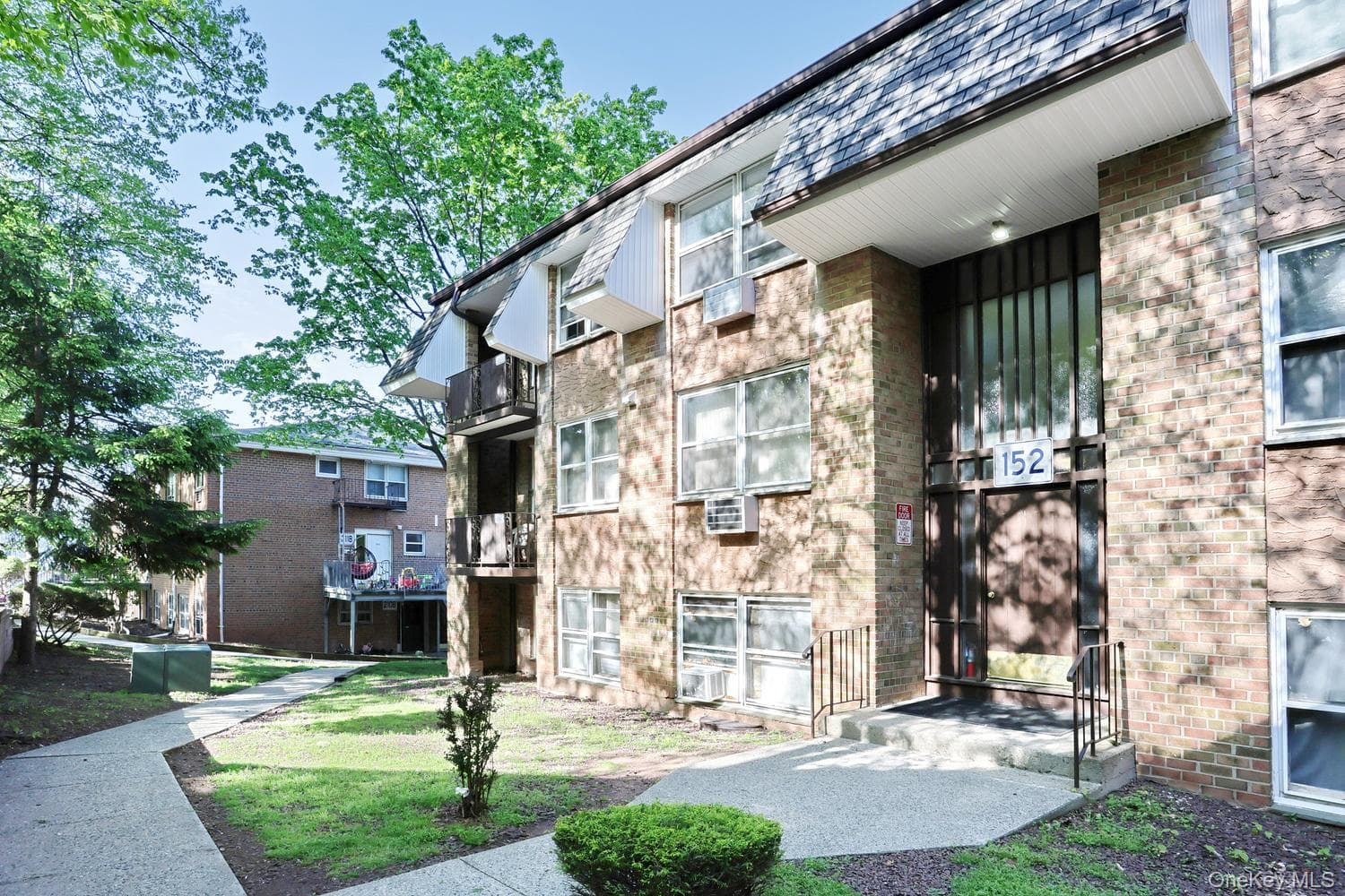 152 Kearsing Parkway Unit: E, Monsey