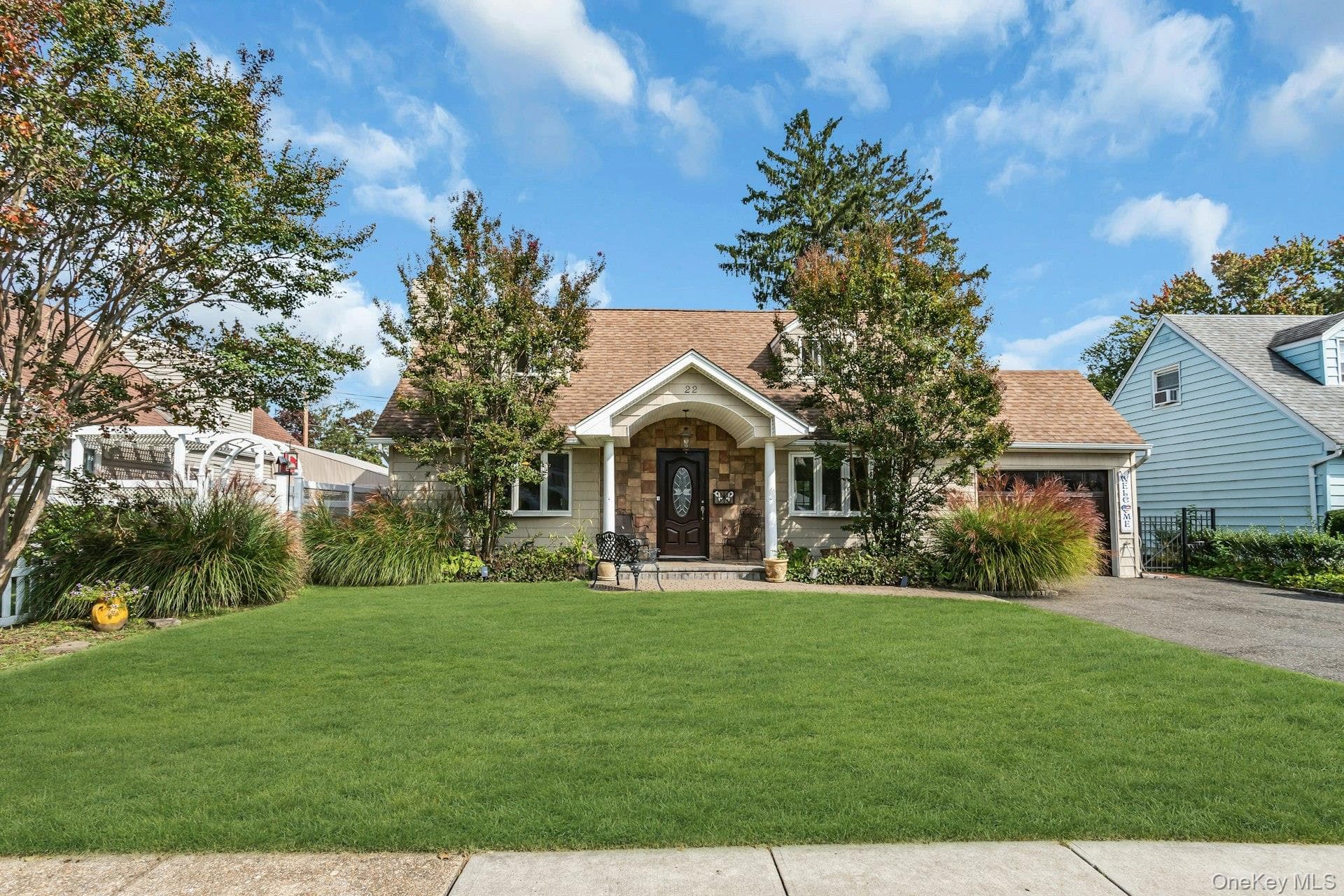 22 Bryce Avenue, Glen Cove