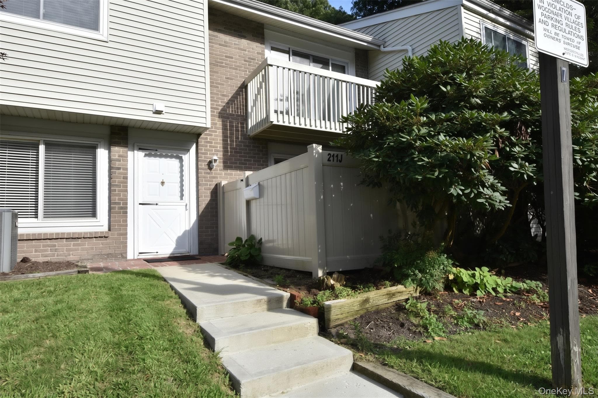 211 Springmeadow Drive Unit: J, Holbrook
