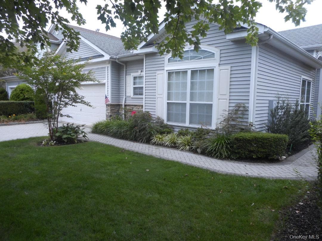 173 Hamlet Drive, Mount Sinai