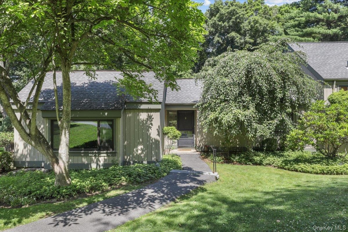 156 Heritage Hills Unit: A, Somers