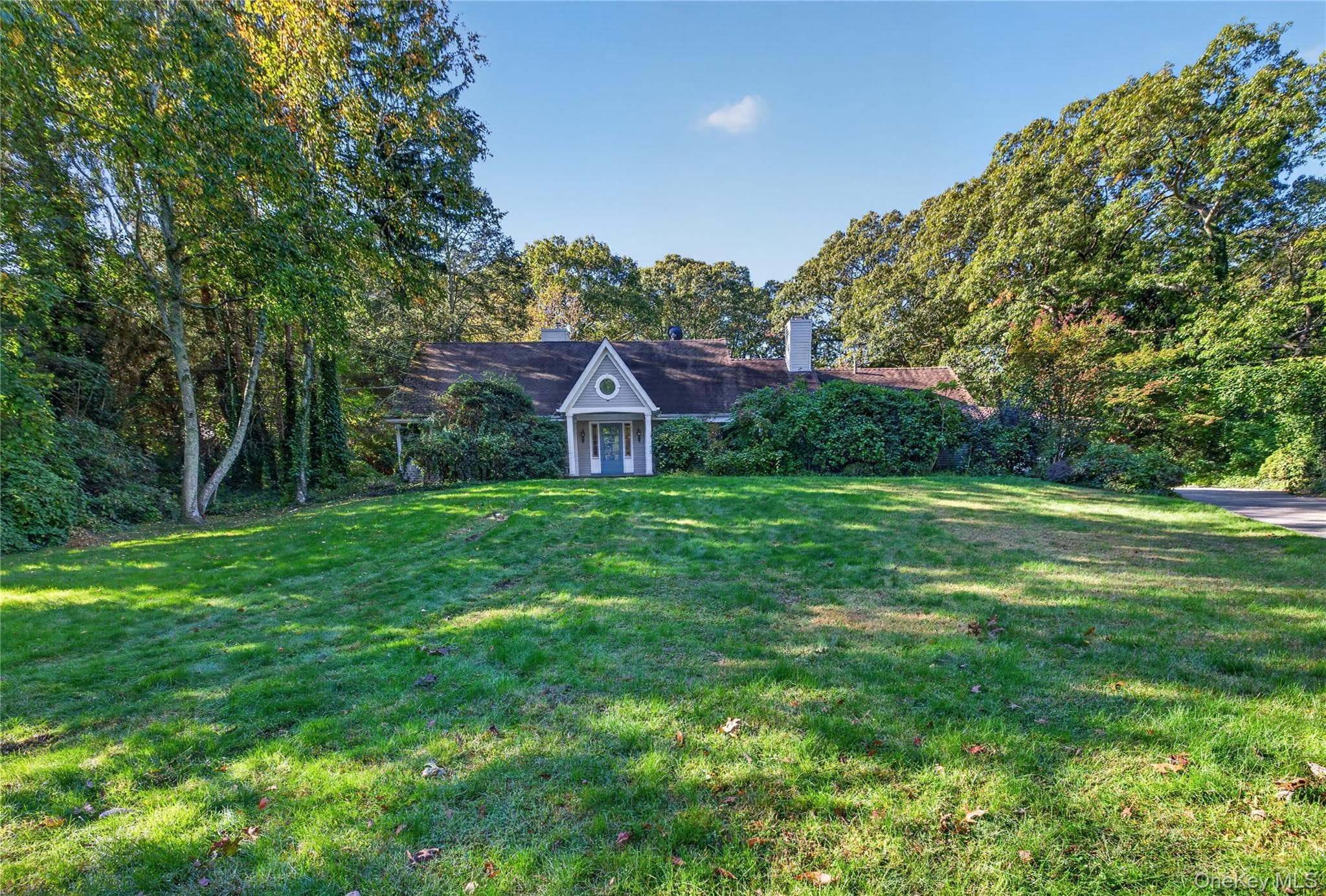 1574 Laurel Hollow Road, Syosset