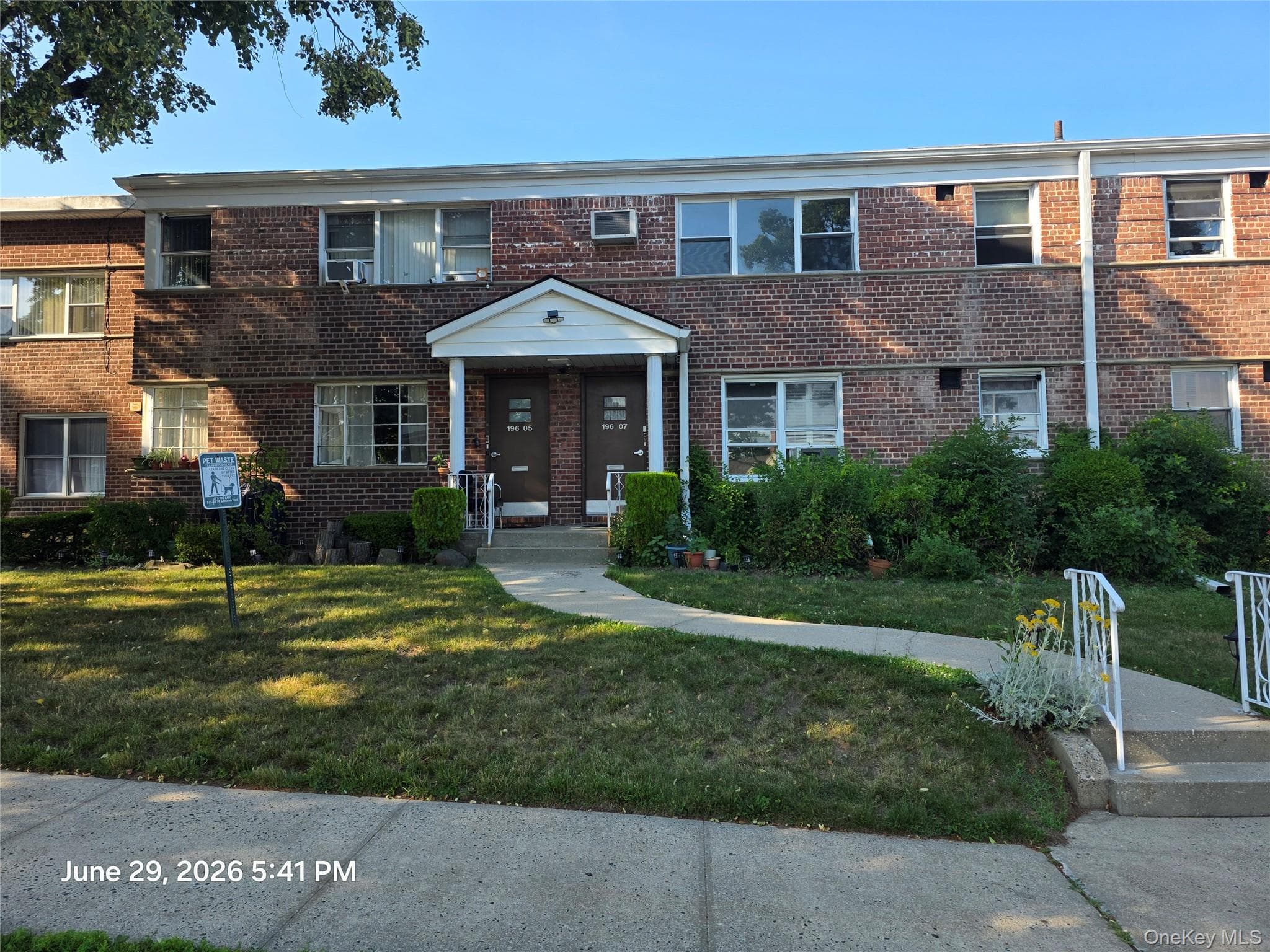 19607 Dunton Ave AVE Unit: 1C, Holliswood