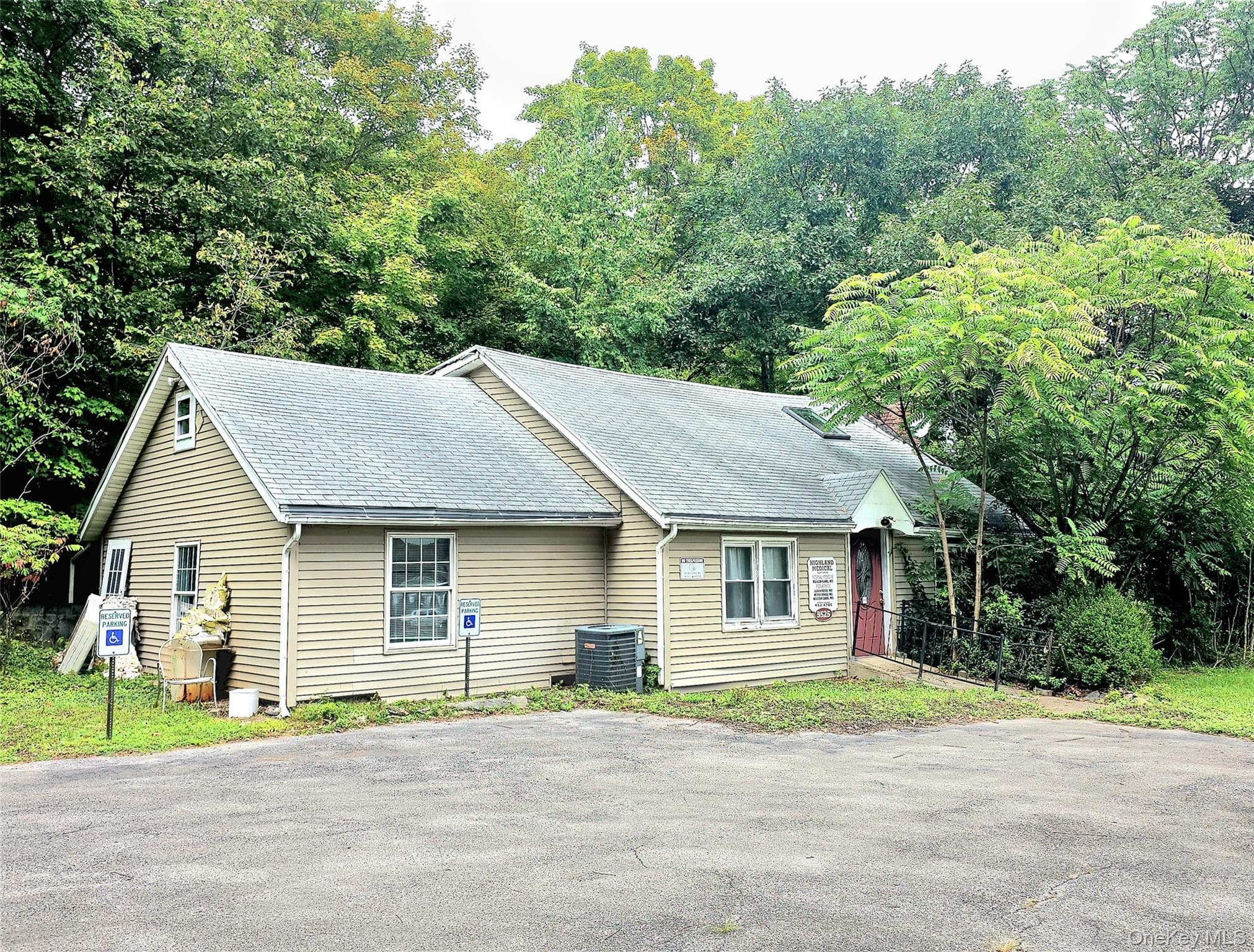 3525 Route 9w, Highland