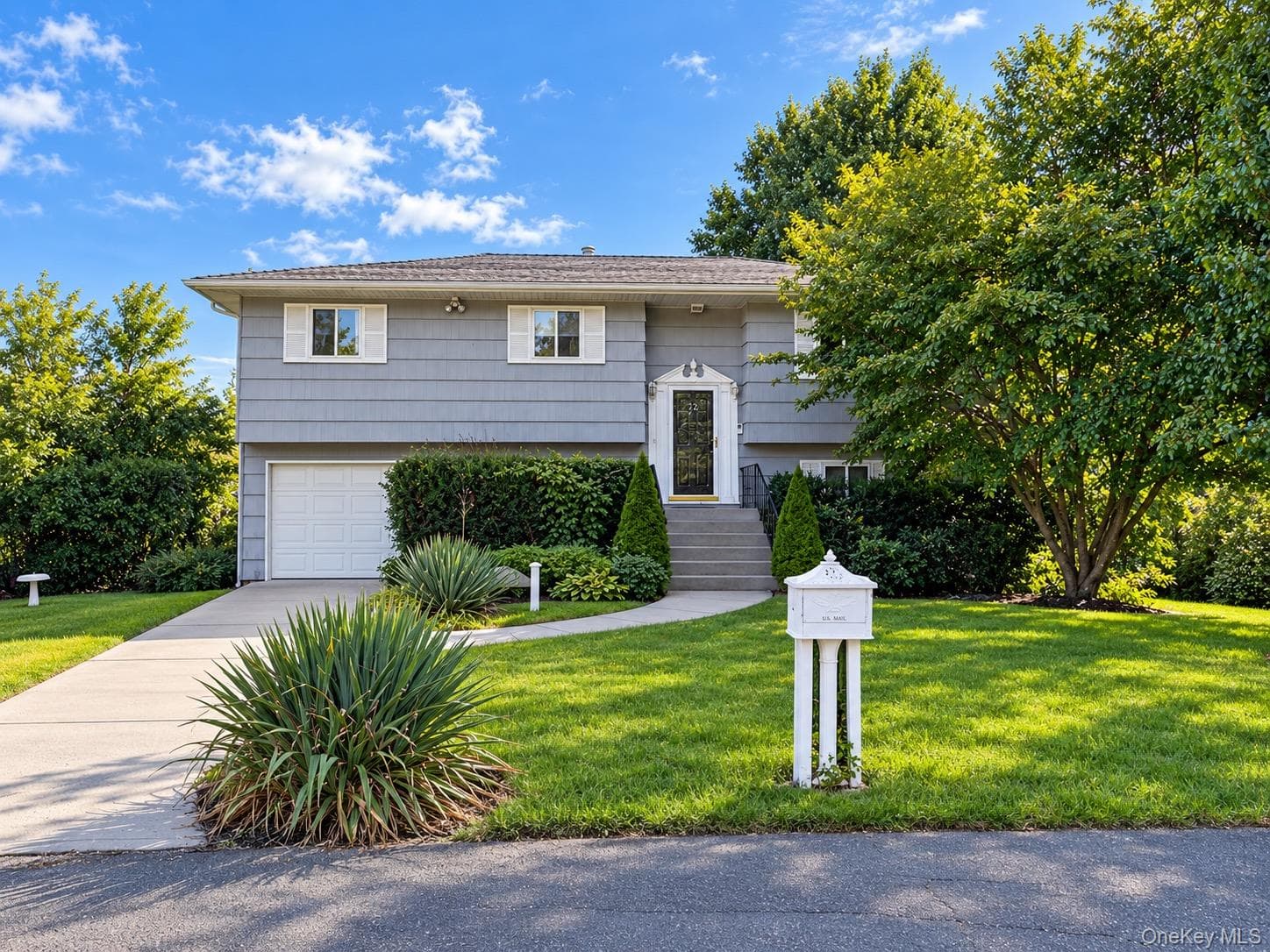 72 Sammis Avenue, Deer Park