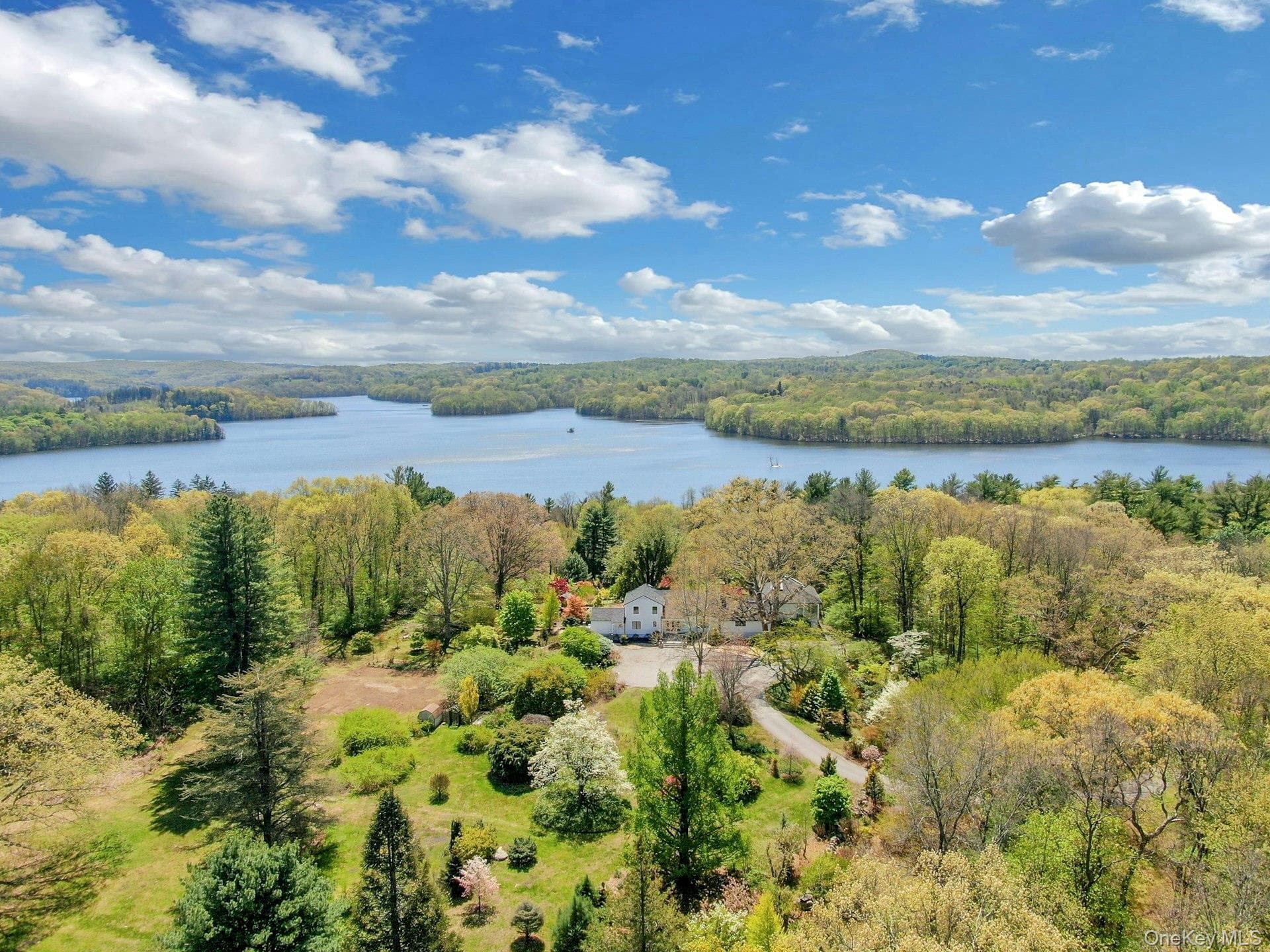 380 Cross River Road, Katonah