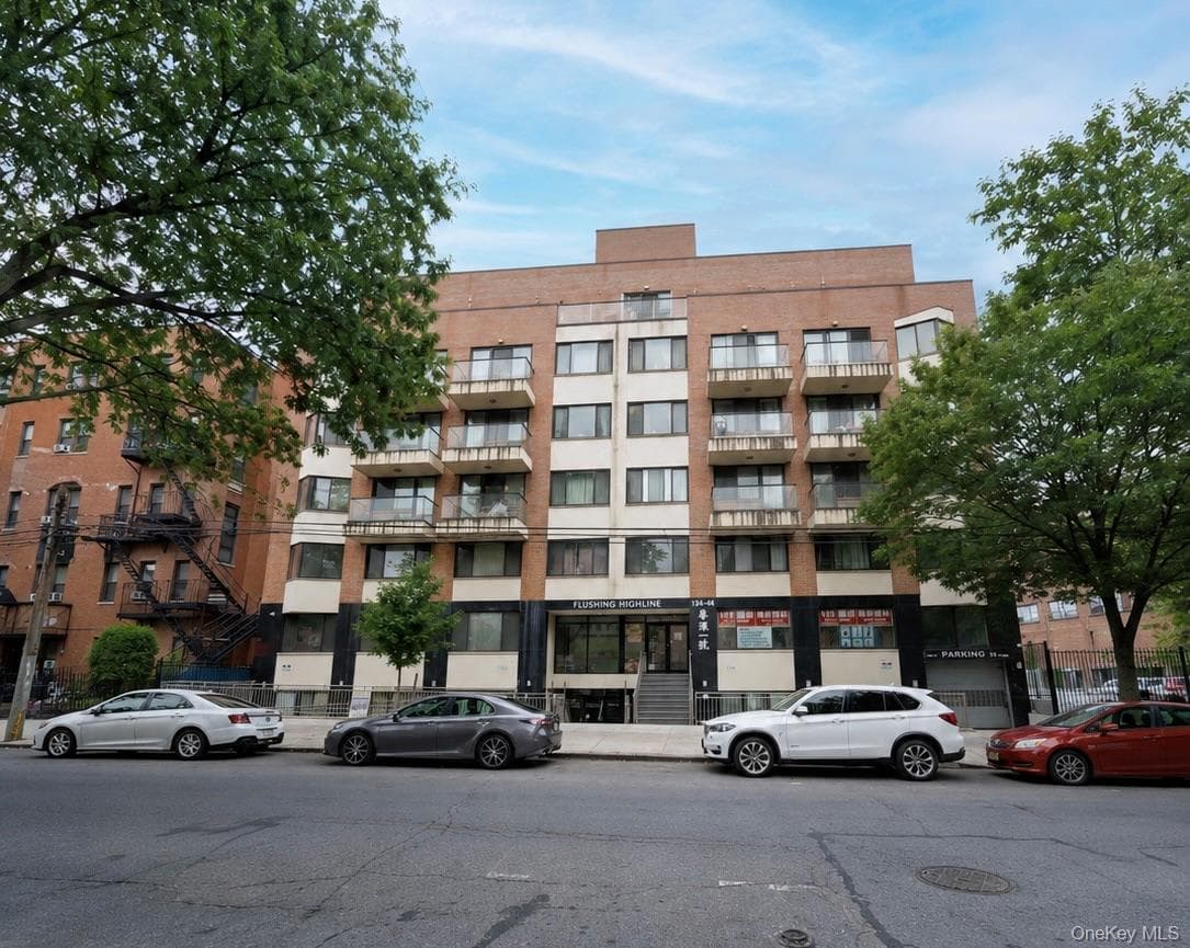 136-46 41st Avenue Unit: 1B, Flushing