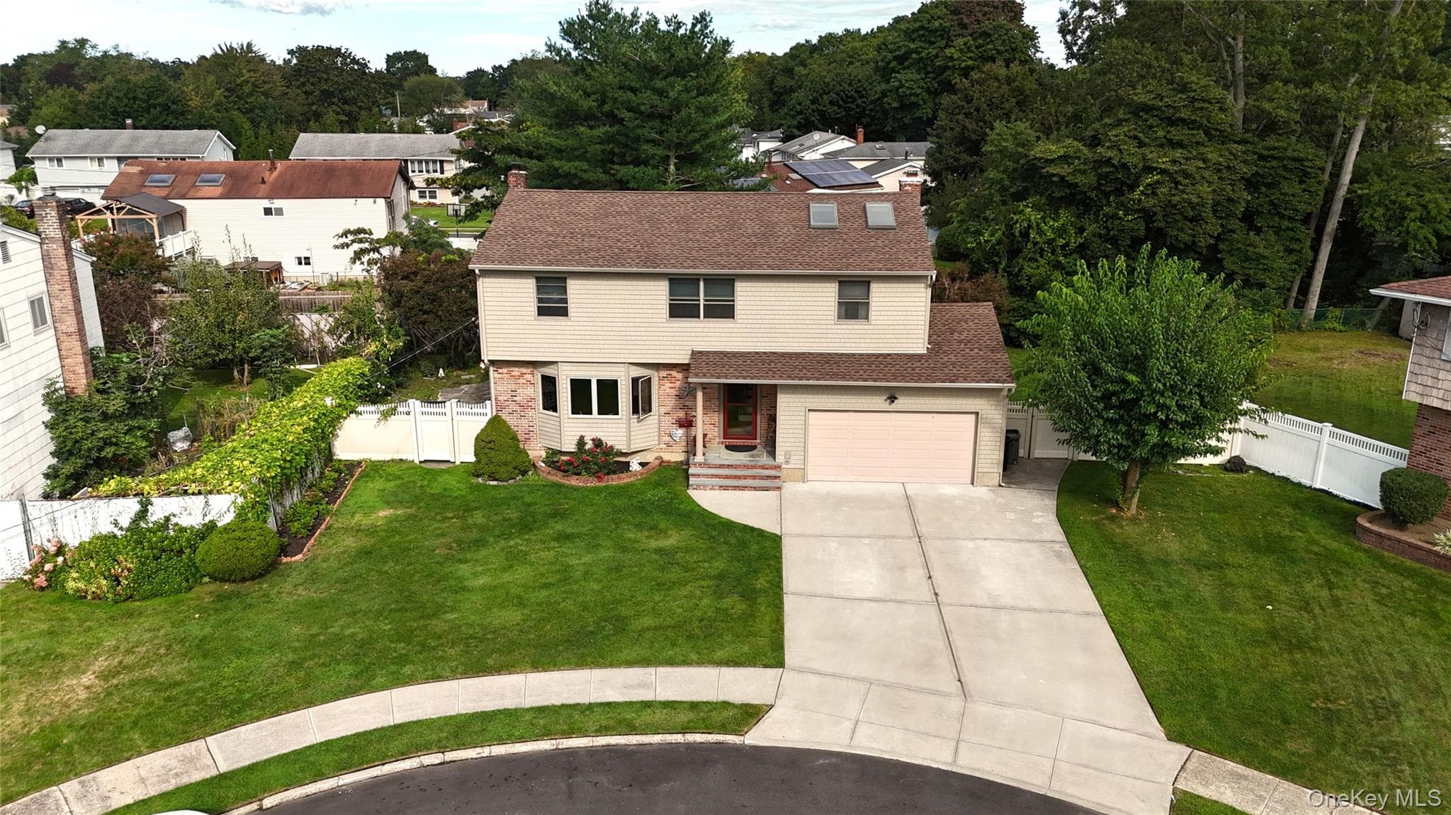 73 Anndom Court, North Babylon