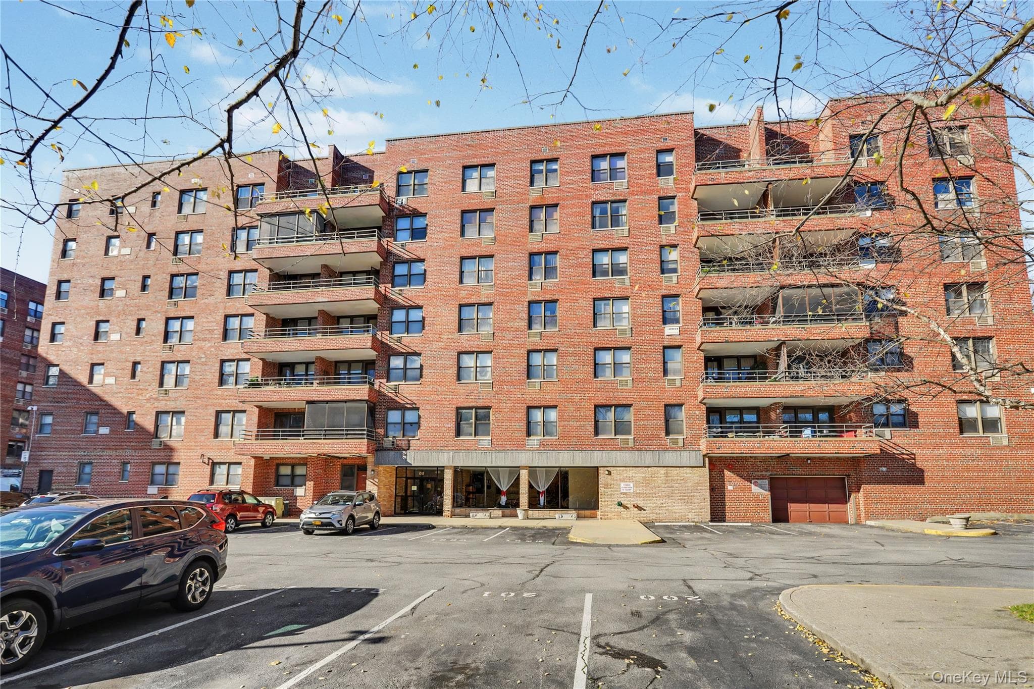 60 Barker ST Unit: 323, Mount Kisco