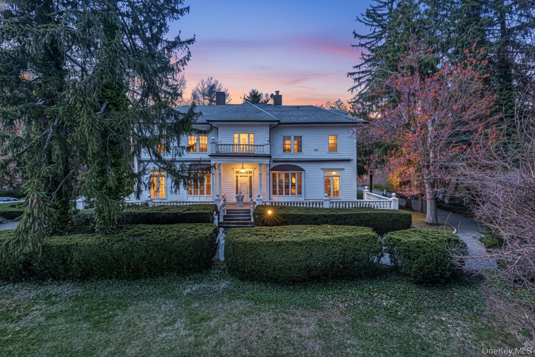 365 E Shore Road, Great Neck
