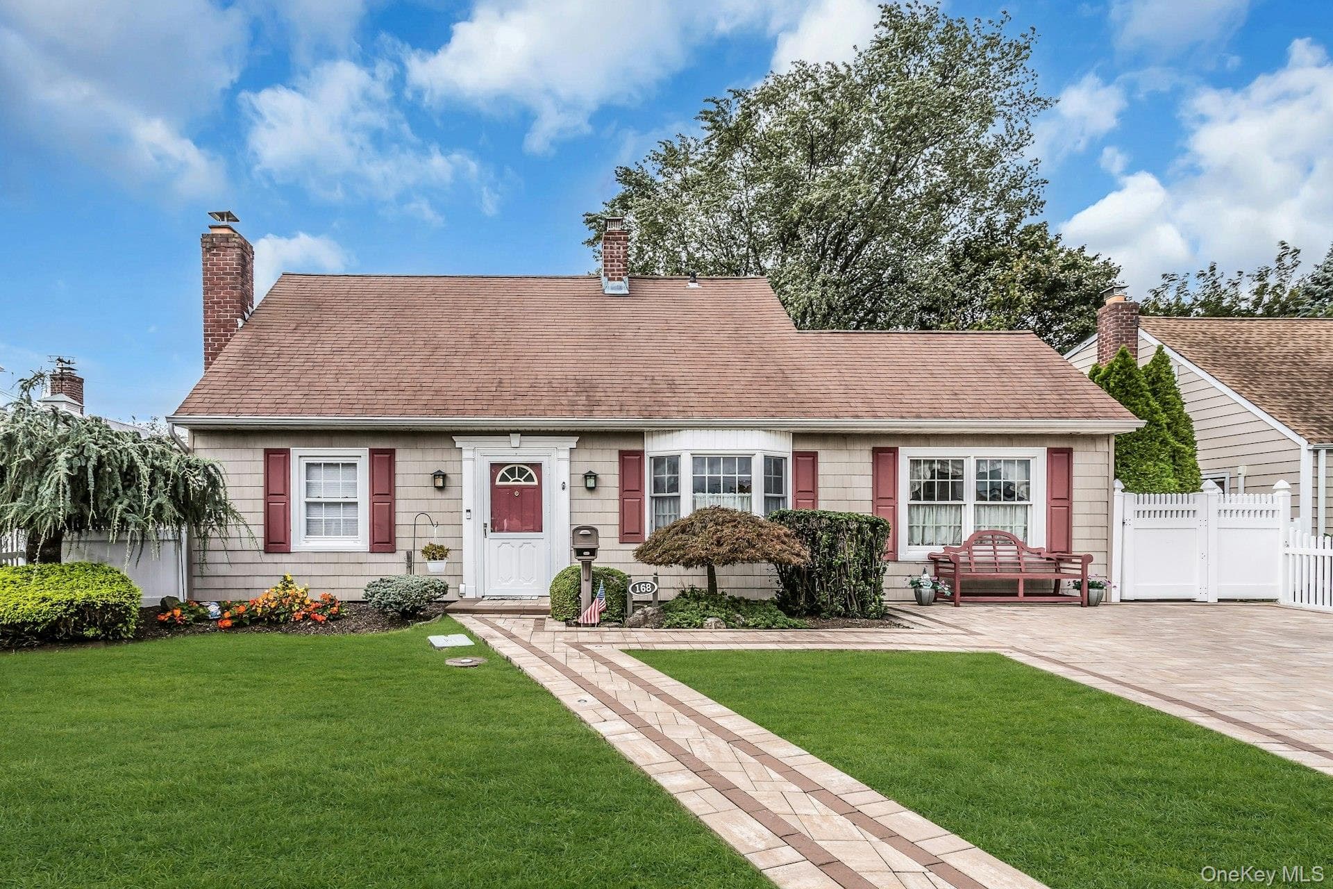 168 Saddle Lane, Levittown