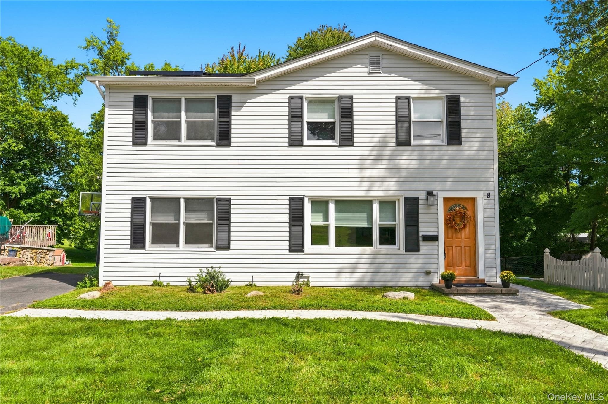 8 Loran Court, Nanuet
