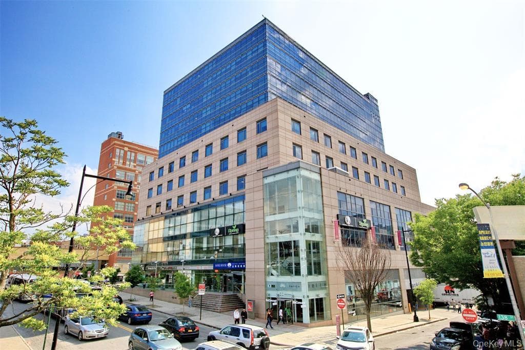 136-17 39 Avenue Unit: suite, Flushing